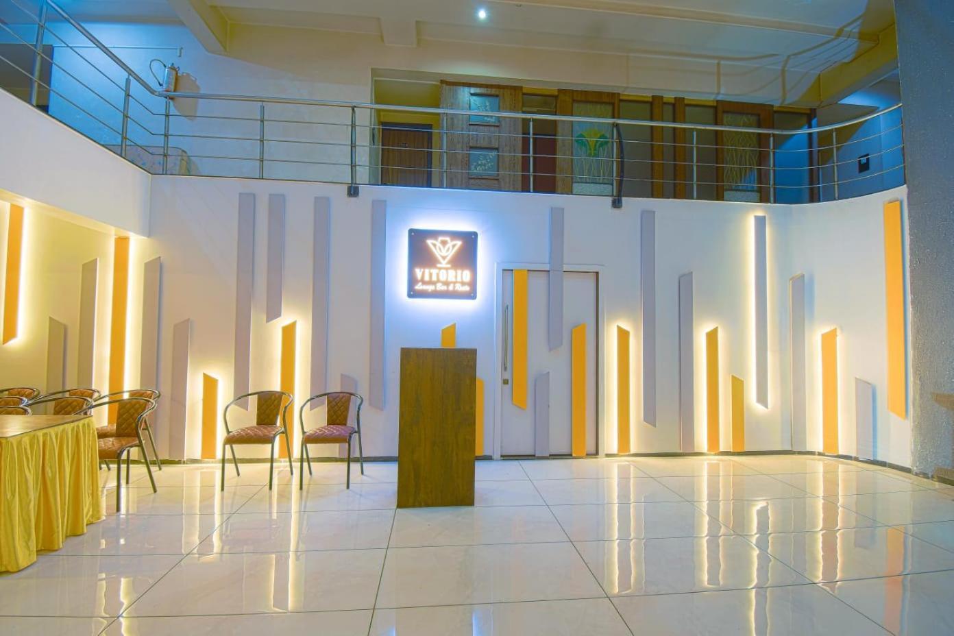 Hotel Vrindavan Deluxe Kolhapur Bagian luar foto