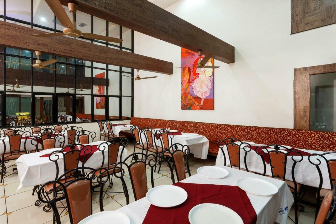 Hotel Vrindavan Deluxe Kolhapur Bagian luar foto